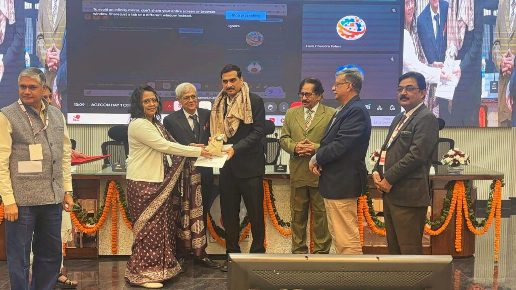 Dr Prasun chatterjee receiving Award