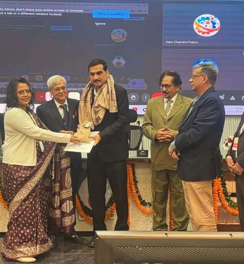 Dr Prasun chatterjee receiving Award